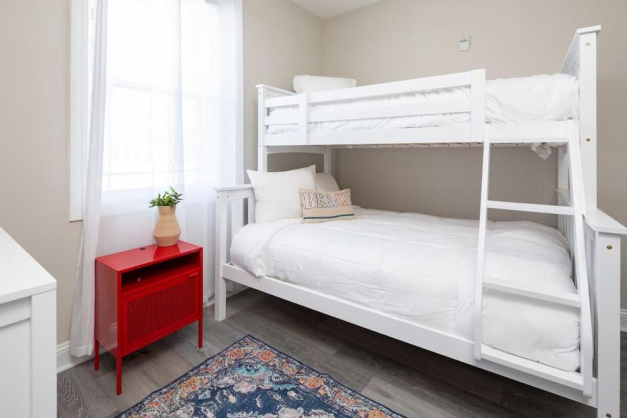 Lovely 4Br King Beds Steps To Beach And Pier G Миртъл Бийч Екстериор снимка